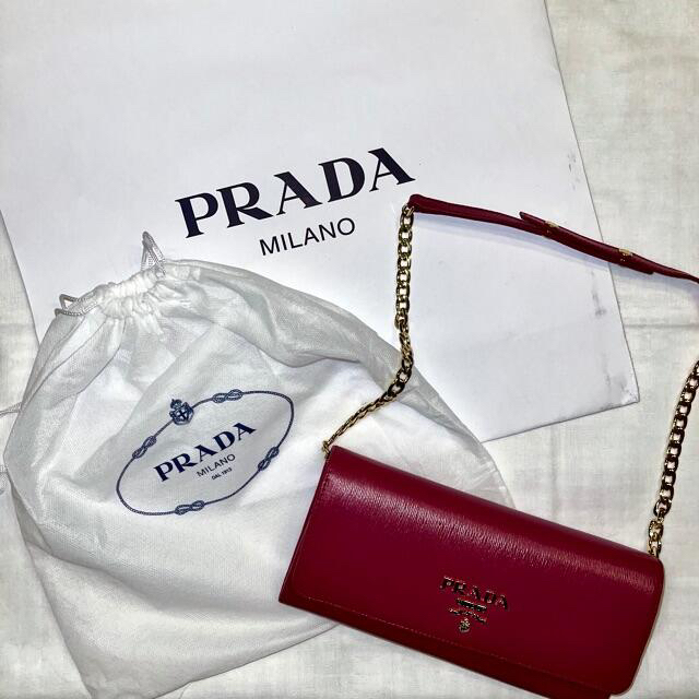 PRADA(プラダ)の【まりこ様専用】PRADA チェーンウォレット レディースのファッション小物(財布)の商品写真