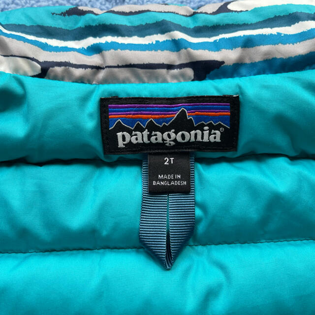 patagonia(パタゴニア)のパタゴニア　キッズ　ダウンジャケット2T キッズ/ベビー/マタニティのキッズ服男の子用(90cm~)(ジャケット/上着)の商品写真