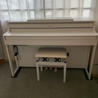 ローランド(Roland)のたけぴょん様専用美品 ローランド 電子ピアノ ホワイト HP704-WHS (電子ピアノ)