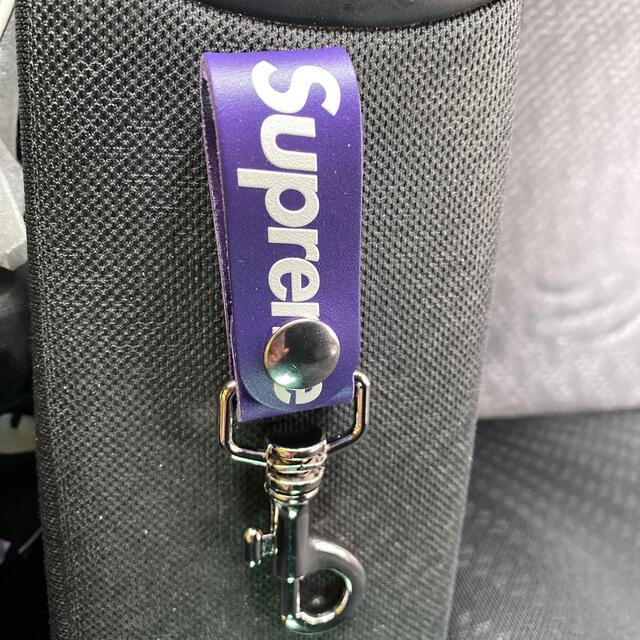 Supreme(シュプリーム)のSUPREME Leather Key Loop シュプリーム　パープル　紫 メンズのファッション小物(キーホルダー)の商品写真