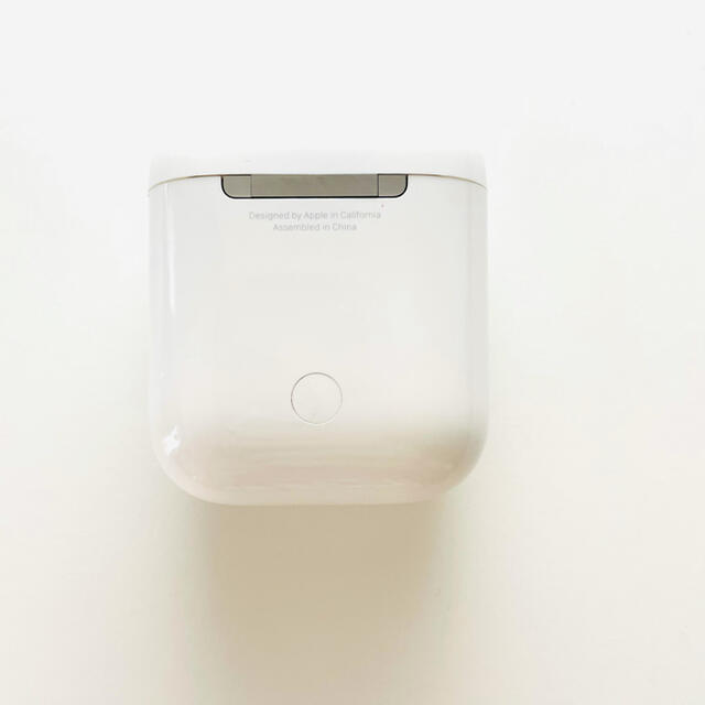 美品正規品】Apple AirPods 第2世代 【シリコンカバー付き】 美品正規品】Apple AirPods 第2世代 【シリコンカバー付き】