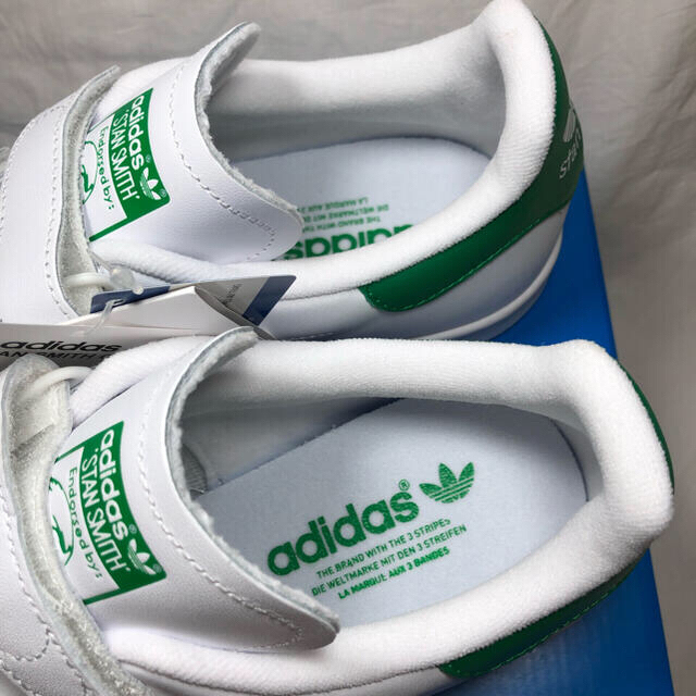 adidas(アディダス)の★新品★アディダス スタンスミス ベルクロ ホワイト グリーン 27.0 メンズの靴/シューズ(スニーカー)の商品写真