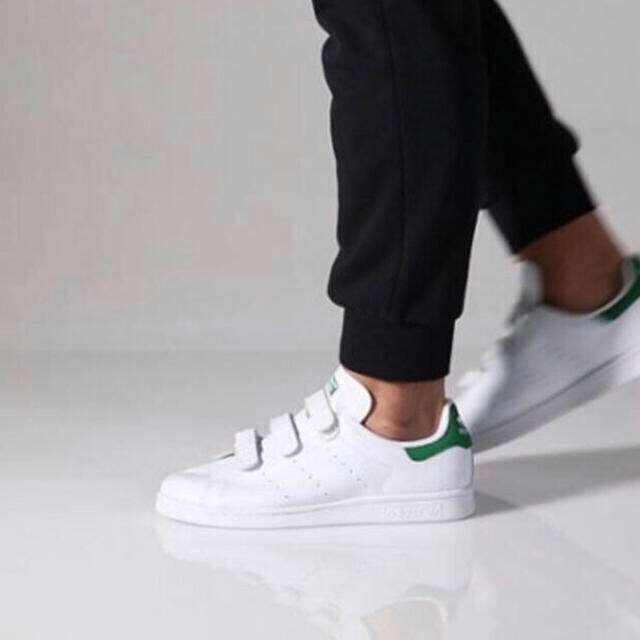 adidas(アディダス)の★新品★アディダス スタンスミス ベルクロ ホワイト グリーン 27.0 メンズの靴/シューズ(スニーカー)の商品写真