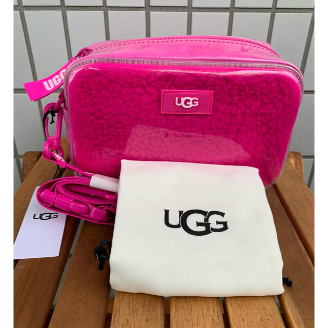 極美品】Ugg アグショルダーバッグジェニークリアシープスキン袋付き 極美品】Ugg アグショルダーバッグジェニークリアシープスキン袋付き