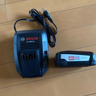 ボッシュ(BOSCH)の未使用品　BOSCH 純正品 18v 2.5Ah バッテリー　充電器　セット(工具)