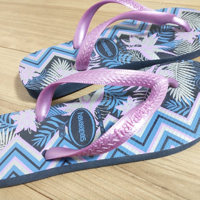 havaianas(ハワイアナス)のハワイアナス ビーチサンダル ほぼ未使用 24.5センチ相当 レディースの靴/シューズ(ビーチサンダル)の商品写真