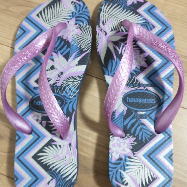 havaianas(ハワイアナス)のハワイアナス ビーチサンダル ほぼ未使用 24.5センチ相当 レディースの靴/シューズ(ビーチサンダル)の商品写真
