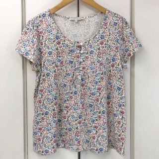 ローラアシュレイ(LAURA ASHLEY)のLAURA ASHLEY 花柄 ブラウス カットソー(M)(カットソー(半袖/袖なし))