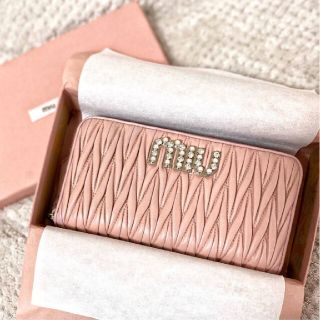 MIUMIU  マテラッセナッパレザー 財布