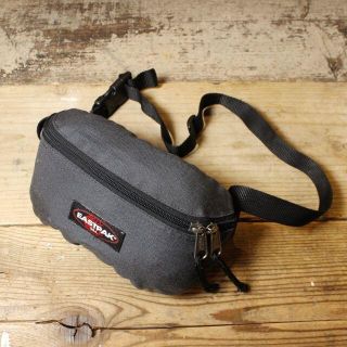 イーストパック(EASTPAK)のEASTPAK グレー ウエストバッグ ポーチ ボディ アウトドア古着ss199(ウエストポーチ)