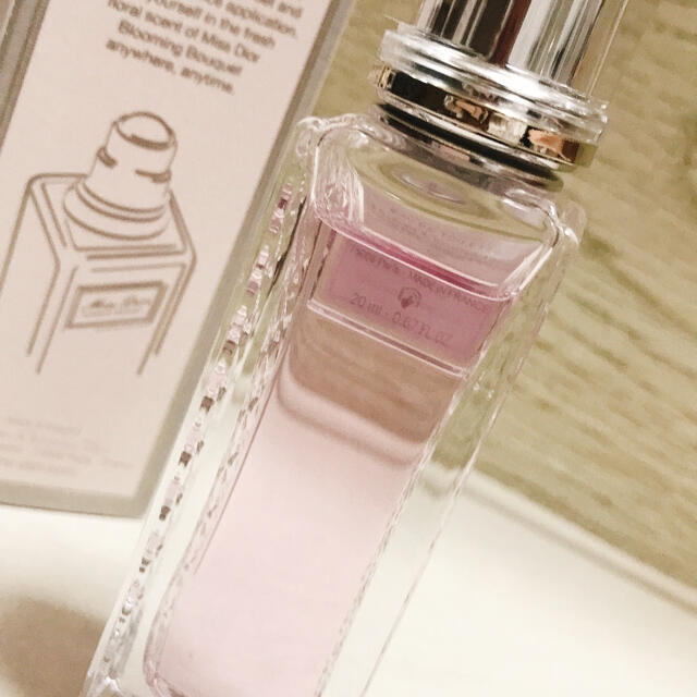 Dior(ディオール)のDior ミスディオール　ブルーミングブーケ　ローラーパール コスメ/美容の香水(香水(女性用))の商品写真