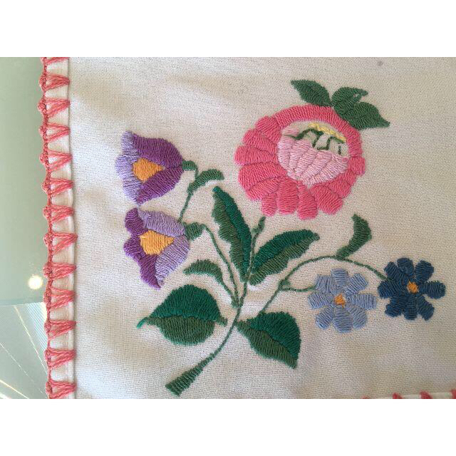 ハンガリー カロチャ刺繍 アンティーク クロス、古い布の通販 by Mimi