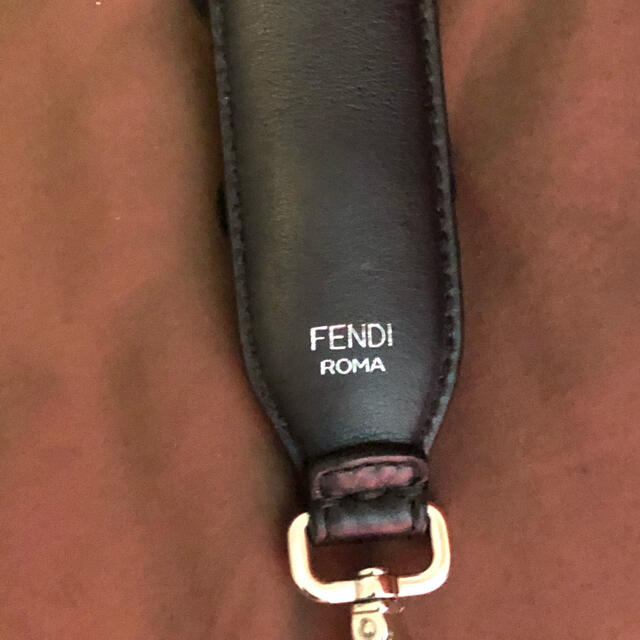 FENDI(フェンディ)の美品　フェンディ ストラップユー フラワー柄 レディースのバッグ(ショルダーバッグ)の商品写真