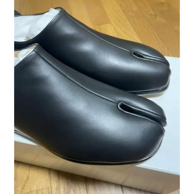 Maison Martin Margiela(マルタンマルジェラ)の【定価9.5万】Maison Margiela Tabi バブーシュ メンズの靴/シューズ(スリッポン/モカシン)の商品写真