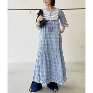 アパルトモンドゥーズィエムクラス(L'Appartement DEUXIEME CLASSE)のタグ付新品⭐️アパルトモン エスゼットブロックプリントCOTTON DRESS(ロングワンピース/マキシワンピース)