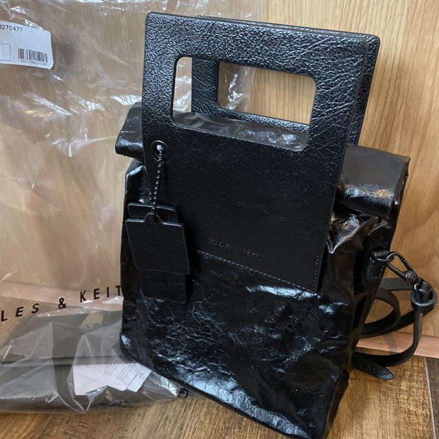 Charles and Keith(チャールズアンドキース)のCharles&Keith Crumpled-Effect Tote Bag レディースのバッグ(ショルダーバッグ)の商品写真