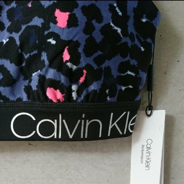 Calvin Klein(カルバンクライン)の【Sサイズ】Calvin Klein カルバン・クライン スポーツブラ パッド付 レディースのトップス(ベアトップ/チューブトップ)の商品写真
