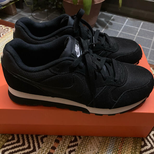 NIKE MDランナー2