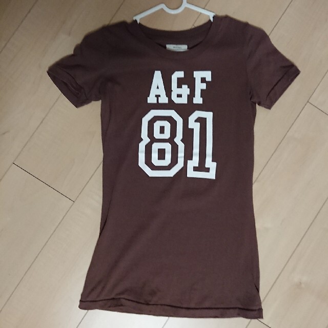 Abercrombie&Fitch(アバクロンビーアンドフィッチ)の美品【アバクロ Tシャツ】 レディースのトップス(Tシャツ(半袖/袖なし))の商品写真