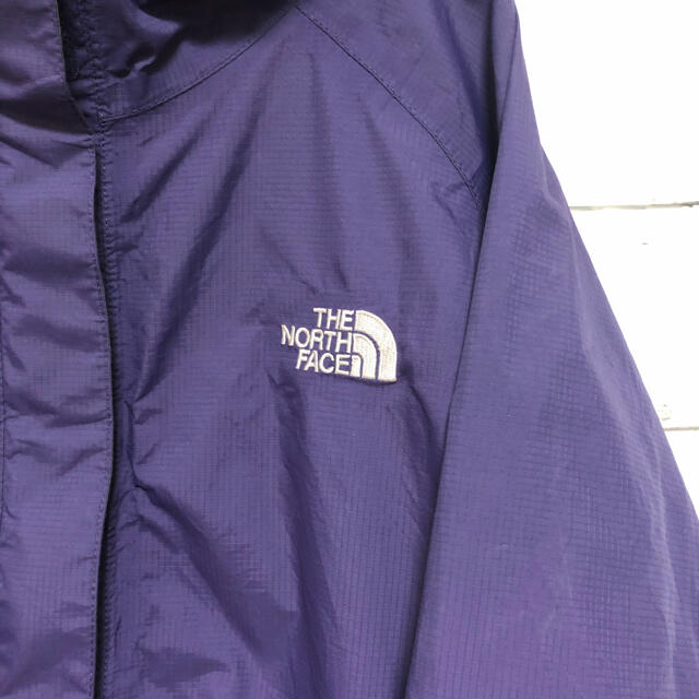 THE NORTH FACE(ザノースフェイス)の人気 ノースフェイス マウンテンパーカー M パープル 紫 マウンテンジャケット レディースのジャケット/アウター(ブルゾン)の商品写真