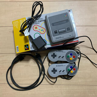 ニンテンドウ(任天堂)のスーパーファミコン　クラシックミニ(家庭用ゲーム機本体)