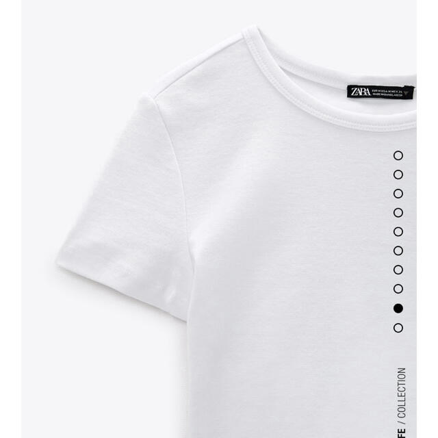 ZARA(ザラ)のZARA クロップド丈Tシャツ テキストTシャツ コットンTシャツ 白 レディースのトップス(Tシャツ(半袖/袖なし))の商品写真