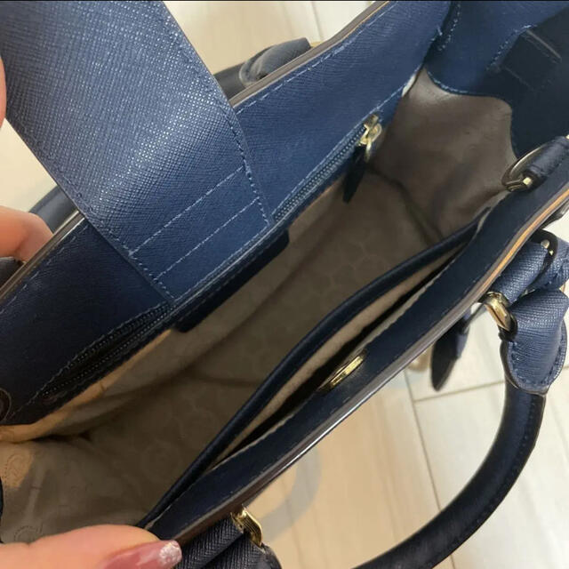 Michael Kors(マイケルコース)の【美品】マイケルコース 台形型 ハンドバッグ レディースのバッグ(ハンドバッグ)の商品写真