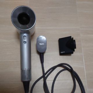 ダイソン(Dyson)のダイソン　ドライヤー　HD01 　ホワイト　ジャンク(ドライヤー)