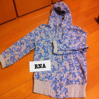 アールエヌエー(RNA)のRNA★リボン柄パーカー(パーカー)