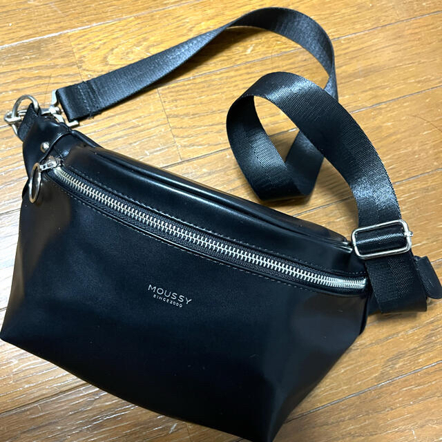 moussy(マウジー)の正規品★moussy★ボディバック☆コサッシュ レディースのバッグ(ボディバッグ/ウエストポーチ)の商品写真