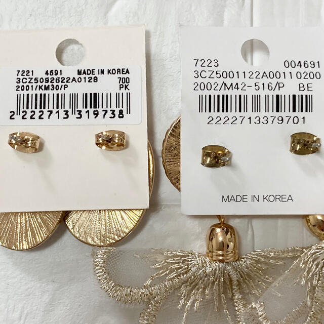 3COINS(スリーコインズ)の未使用　スリーコインズ　chica ピアス  メンズのアクセサリー(ピアス(両耳用))の商品写真