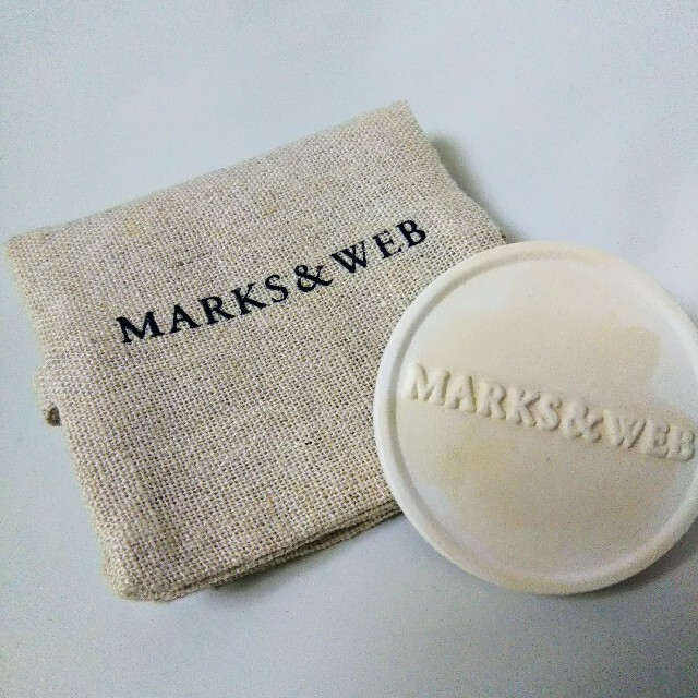 MARKS&WEB(マークスアンドウェブ)のMARKS&WEB マークスアンドウェブ セラミックアロマプレート 1枚(袋入) コスメ/美容のリラクゼーション(アロマポット/アロマランプ/芳香器)の商品写真