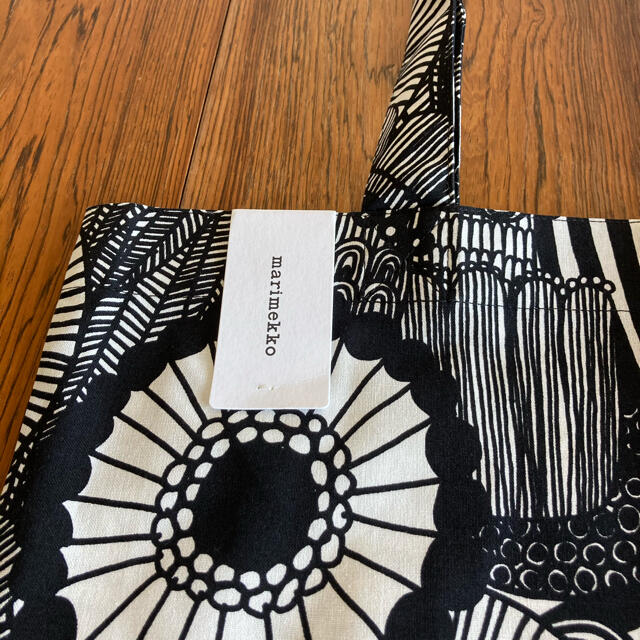 marimekko(マリメッコ)の新品　マリメッコ　marimekko エコバッグ　シイルトラプータルハ レディースのバッグ(エコバッグ)の商品写真