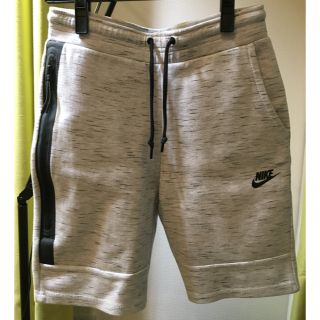 ナイキ(NIKE)のNIKE ナイキ ハーフパンツ テックフリース S グレー(ショートパンツ)