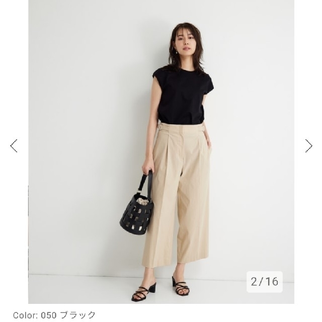 PLST(プラステ)の新品！未使用！タグ！♥️PLST♥️クルーネックフレンチスリーブTシャツ。Ｓ レディースのトップス(カットソー(半袖/袖なし))の商品写真