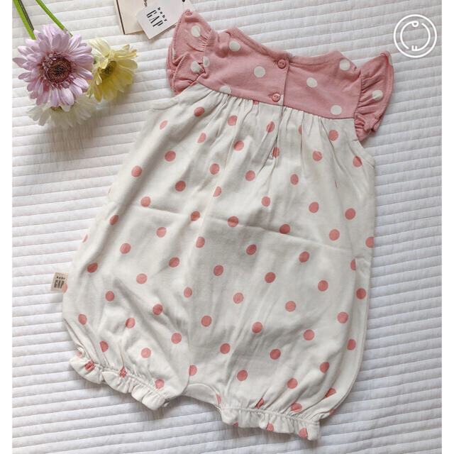 babyGAP(ベビーギャップ)の新品♡baby gap 水玉ロンパース ピンク キッズ/ベビー/マタニティのベビー服(~85cm)(カバーオール)の商品写真