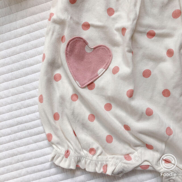 babyGAP(ベビーギャップ)の新品♡baby gap 水玉ロンパース ピンク キッズ/ベビー/マタニティのベビー服(~85cm)(カバーオール)の商品写真