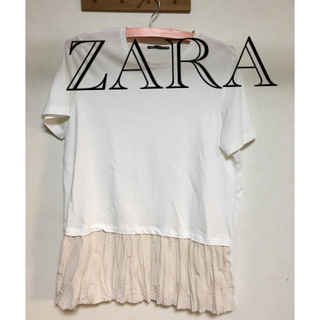 ザラ(ZARA)のZARA 未使用　Tシャツ　裾フリル　ホワイト(Tシャツ(半袖/袖なし))