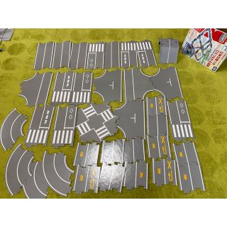 タカラトミー(Takara Tomy)の立体交差つきDXつながる道路(ミニカー)