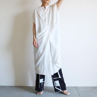 トゥデイフル(TODAYFUL)のaere no collar shirt dress  ホワイト　新品未使用(ロングワンピース/マキシワンピース)