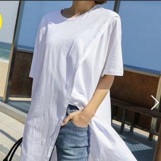 前スリット　ロングTシャツ　ホワイト(Tシャツ(半袖/袖なし))