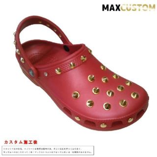 クロス(CROSS)のクス crocs ネオパンク カスタム 赤  金 サイズ22～29 新品 (サンダル)