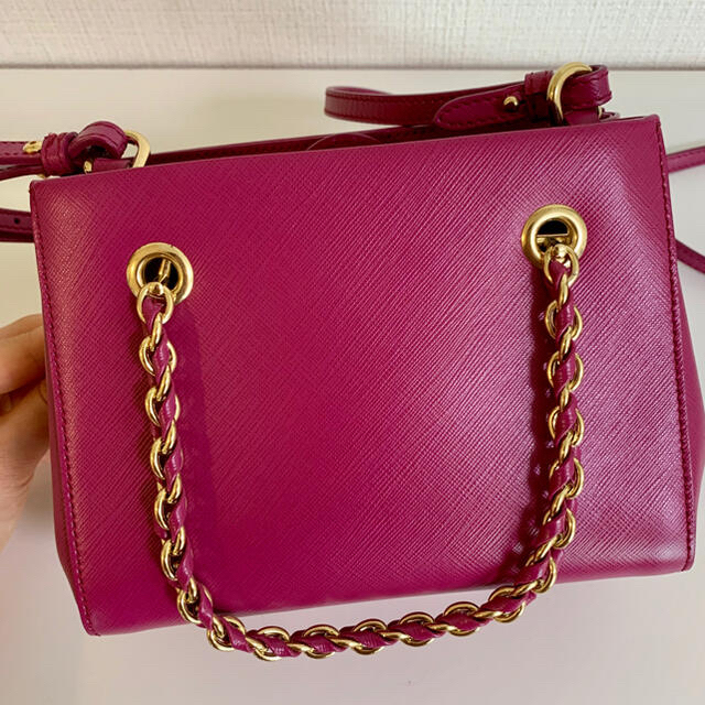 Ferragamo(フェラガモ)の【雛さま専用】　美品　フェラガモ  ショルダーバッグ　ピンク レディースのバッグ(ショルダーバッグ)の商品写真