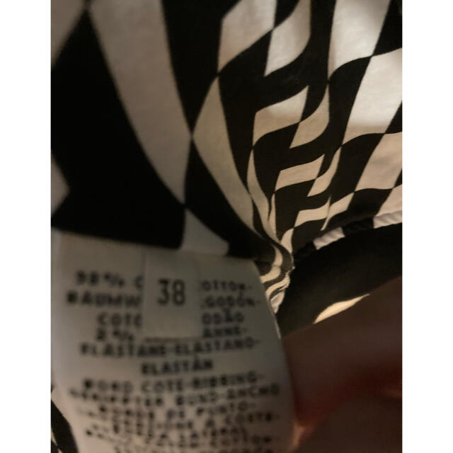 Hermes(エルメス)のmakosama様ご専用♡🌸HERMES ブルゾン　ブラック　38サイズ🌸 レディースのジャケット/アウター(ブルゾン)の商品写真