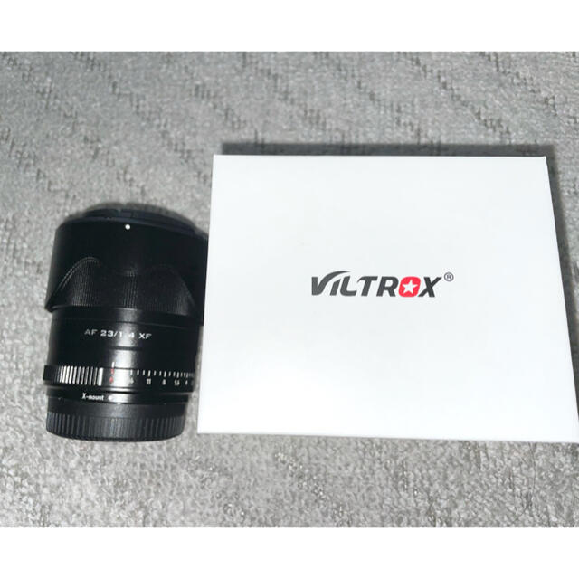 富士フイルム(フジフイルム)のVILTROX 23mm F1.4 XF スマホ/家電/カメラのカメラ(レンズ(単焦点))の商品写真