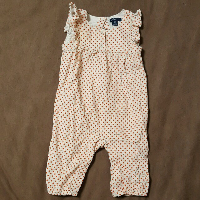 babyGAP(ベビーギャップ)のbaby GAPのドット柄ロンパース キッズ/ベビー/マタニティのベビー服(~85cm)(ロンパース)の商品写真