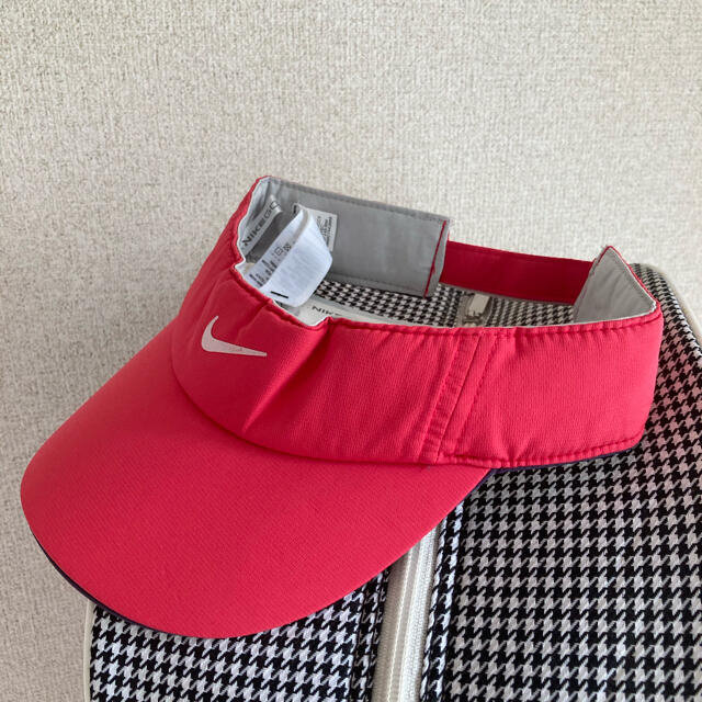 Paradiso(パラディーゾ)の未使用❣️NIKEゴルフバック＋ハーフセット（パラディーゾ)＋サンバイザー スポーツ/アウトドアのゴルフ(クラブ)の商品写真