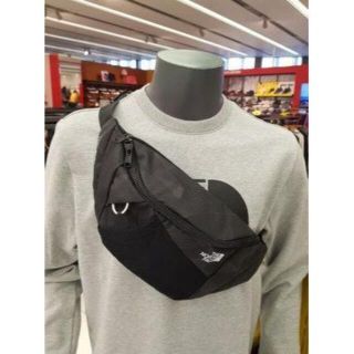 ザノースフェイス(THE NORTH FACE)の海外☆ ノースフェイス　ボディバッグ 　ショルダーバッグ　ブラック(ウエストポーチ)