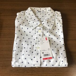 ユニクロ(UNIQLO)のユニクロ　Yシャツ 水玉 新品未使用(シャツ/ブラウス(長袖/七分))