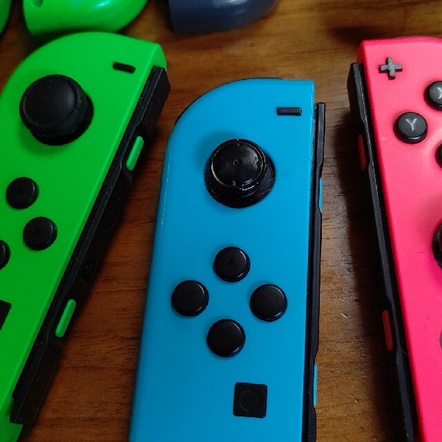 Nintendo Switch(ニンテンドースイッチ)のNintendo Switch ジョイコン ジャンク品セット エンタメ/ホビーのゲームソフト/ゲーム機本体(家庭用ゲーム機本体)の商品写真